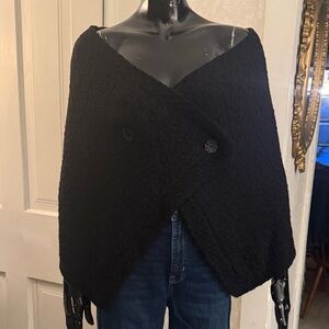 Sol Alpaca USA Baby Alpaca Black 2 Button Cape Shawl Poncho
